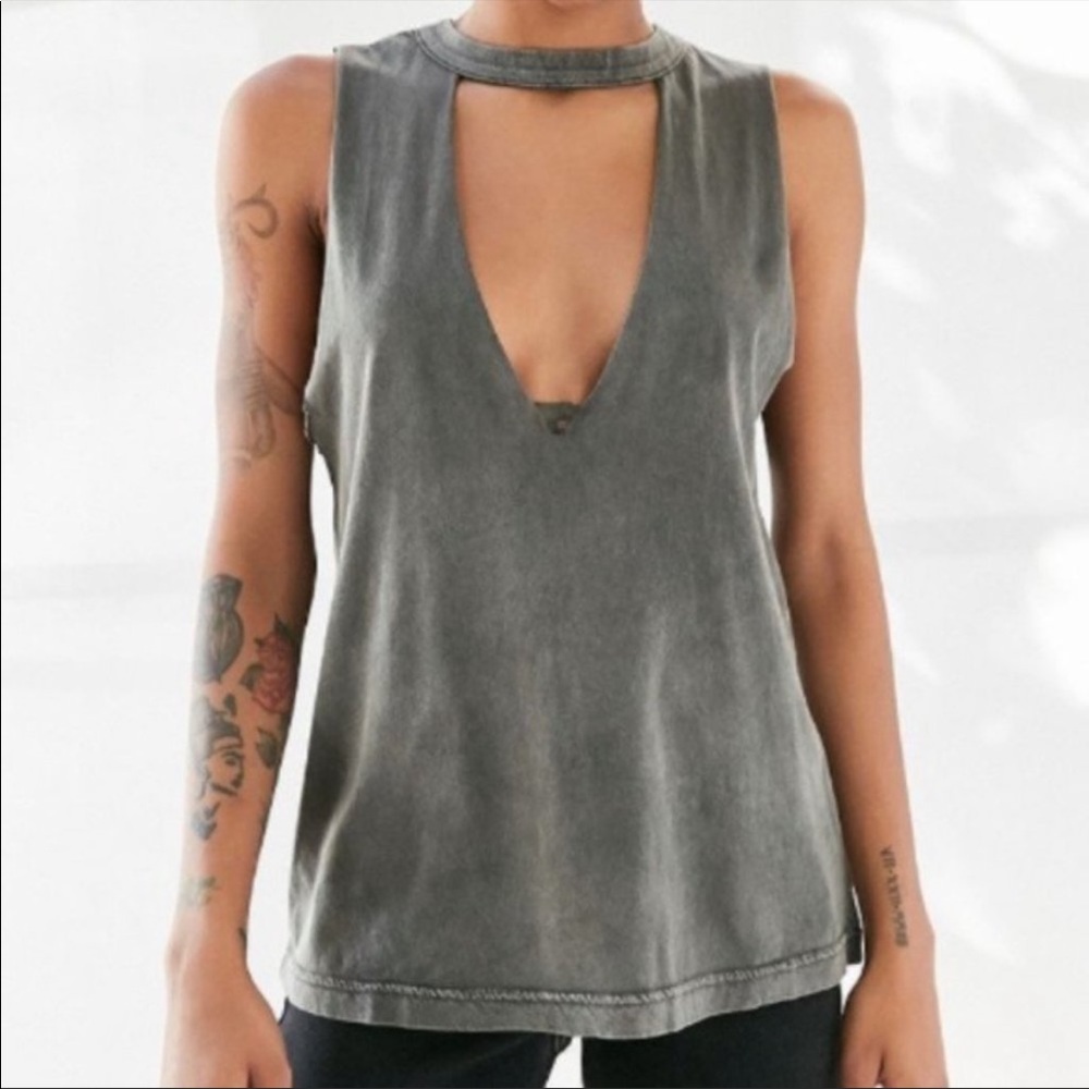 UO Silence + Noise Cut Out Muscle Tee